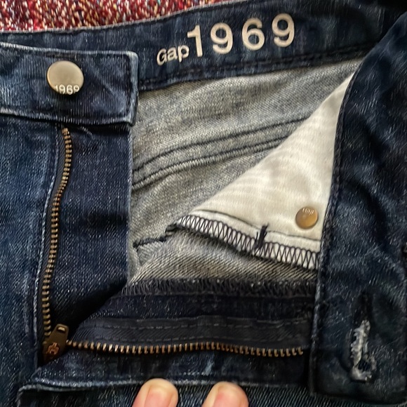 Gap denim shorts size 26"💙 - Picture 5 of 6